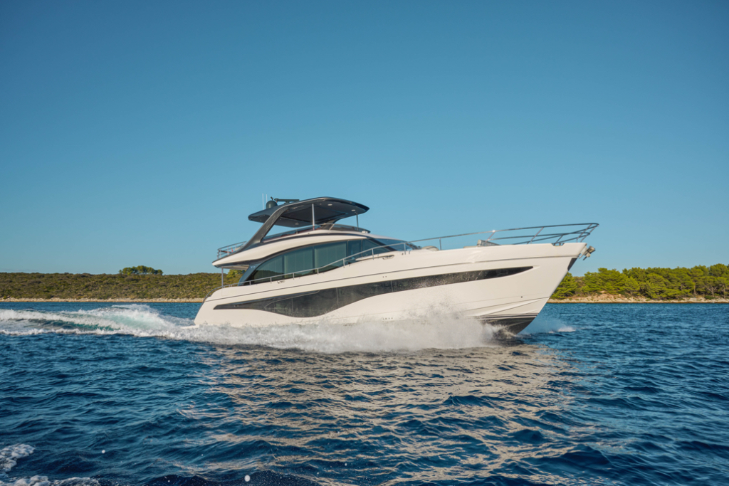 yacht ELIZABETH.jpg