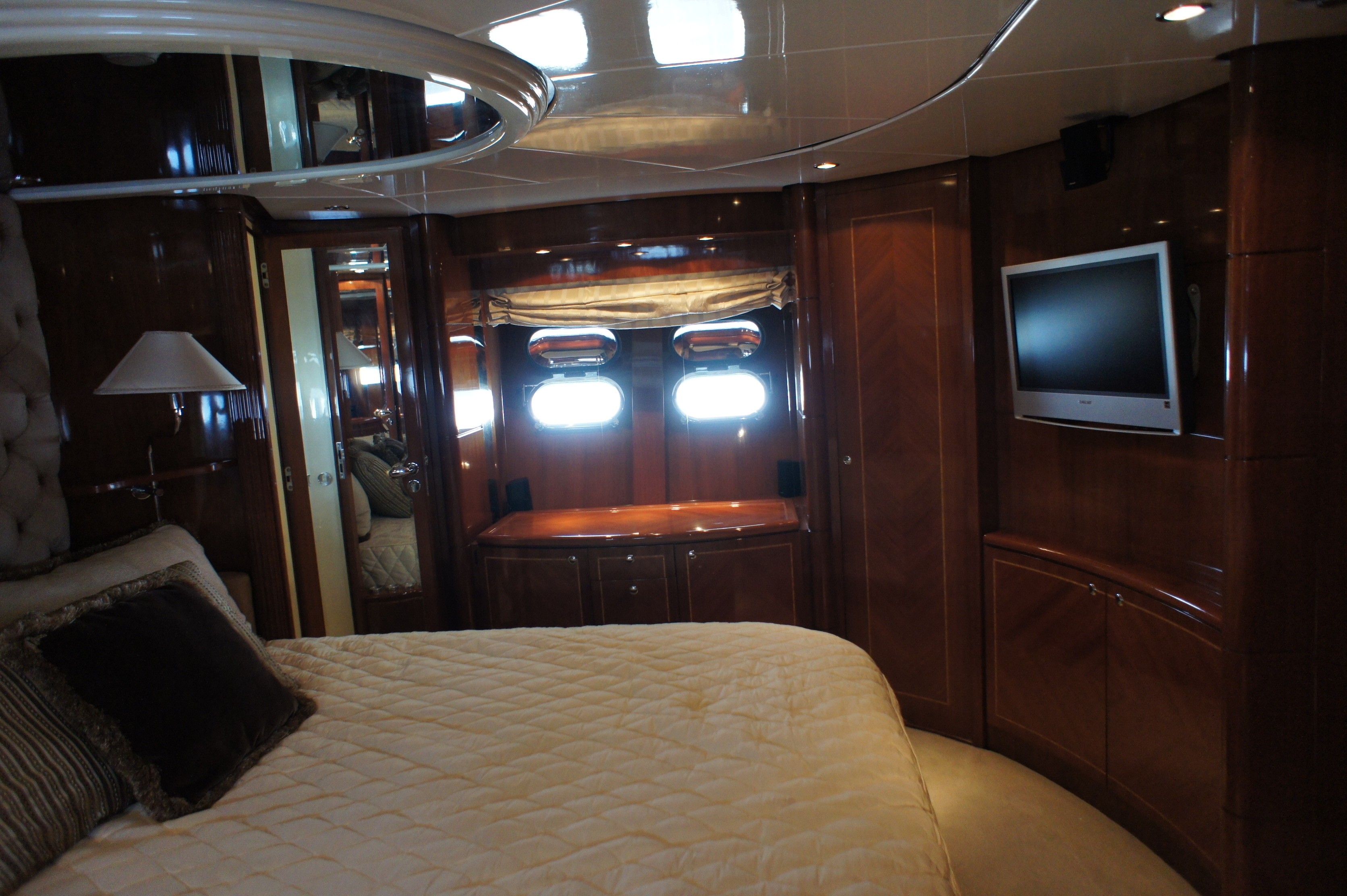 [24m-Yacht-DOLCE-VITA-II]-2290-17.jpg