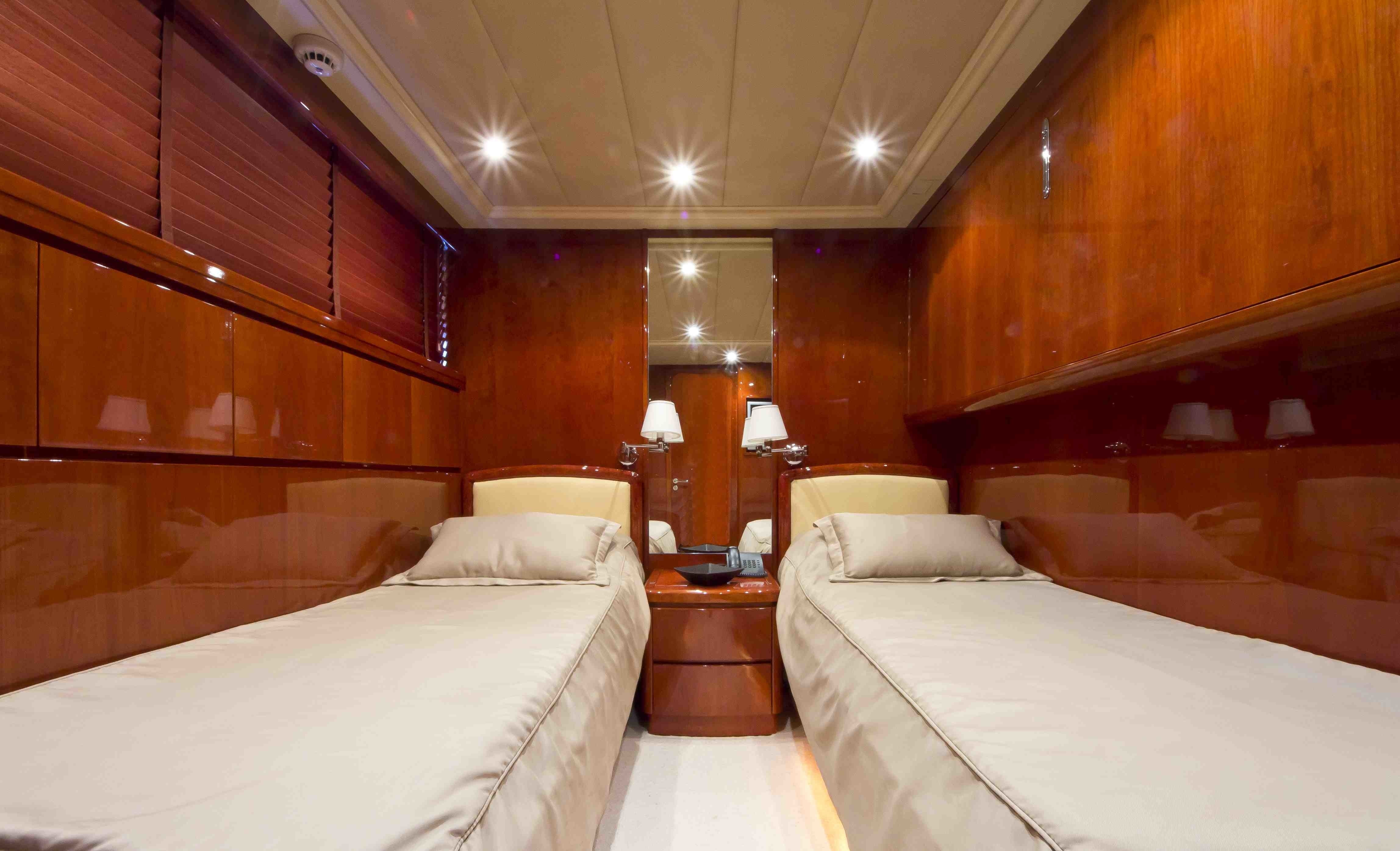 [30m-Yacht-BOJANGLES]-2816-208.jpg