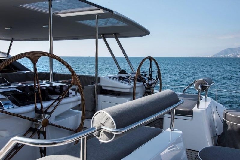 [35m-Yacht-CAROLINE-1]-210-115.jpg