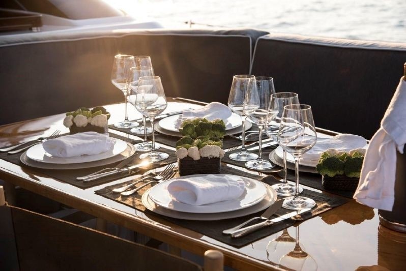 [35m-Yacht-CAROLINE-1]-210-69.jpg