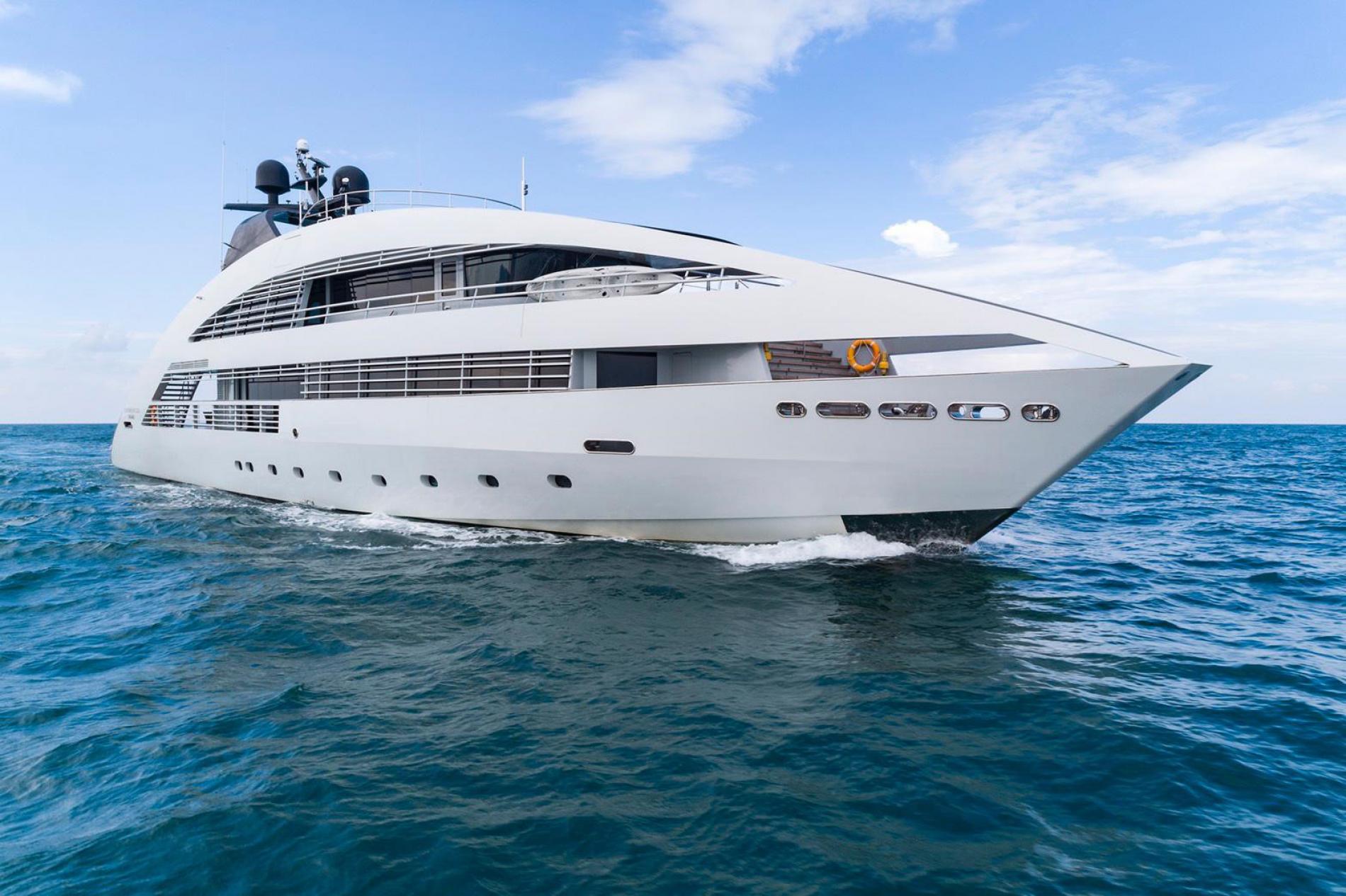 Luxury yacht Ocean Emerald.jpg