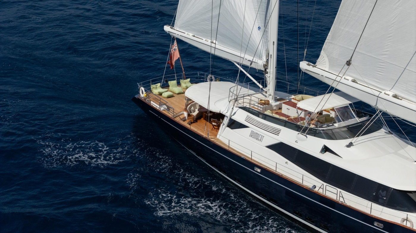 Motor yacht Drumbeat.jpg