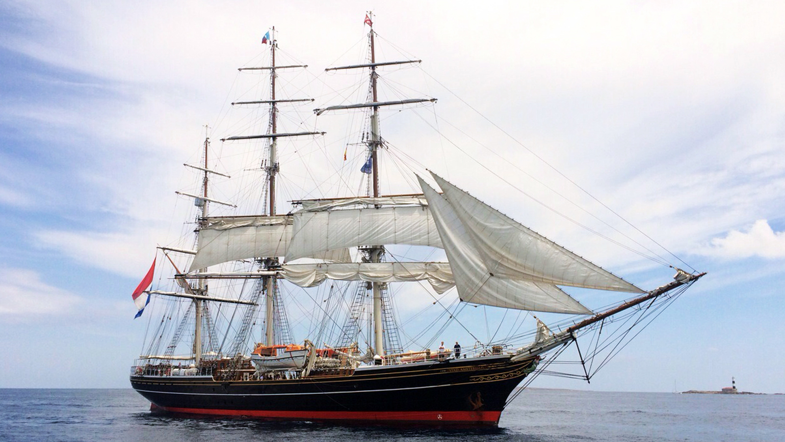 STAD AMSTERDAM adventurous sailing.jpg