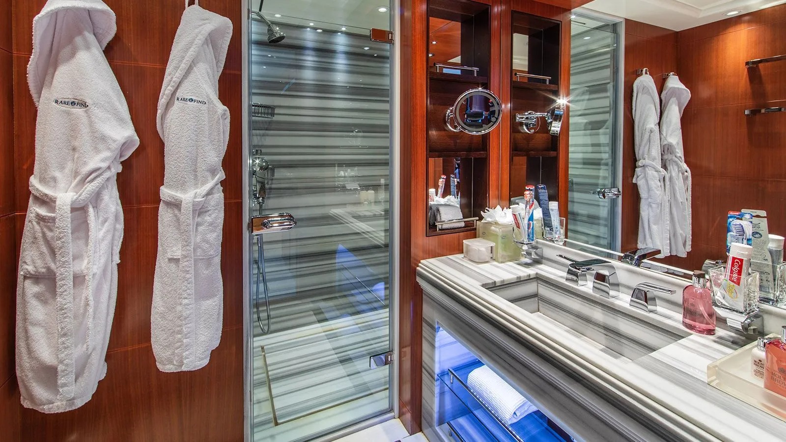 VIP ensuite.jpg