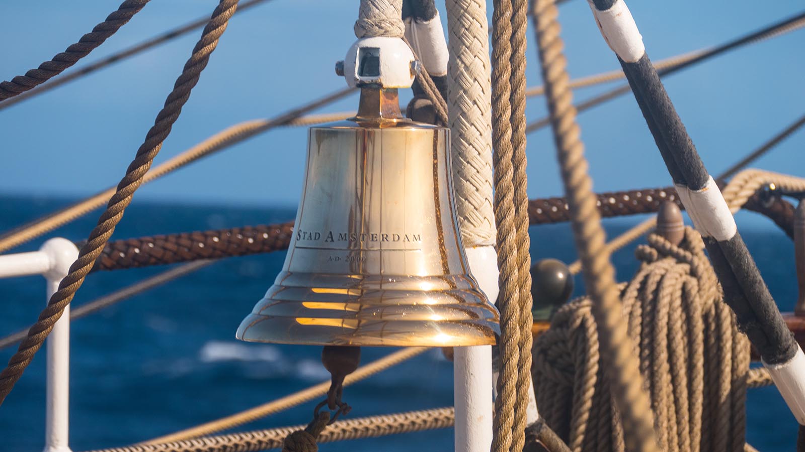 bell on STAD AMSTERDAM.jpg