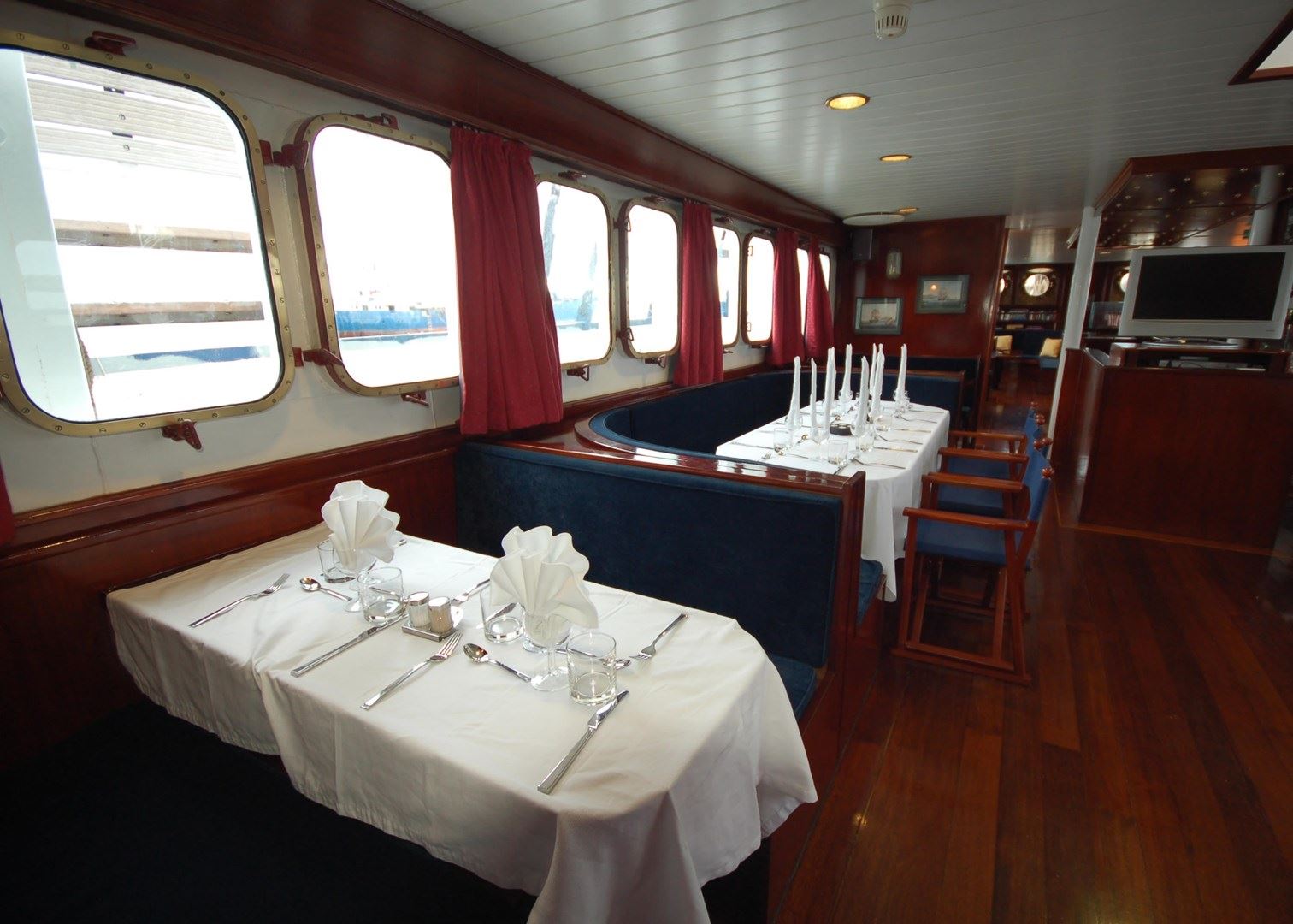 interior dining.jpg