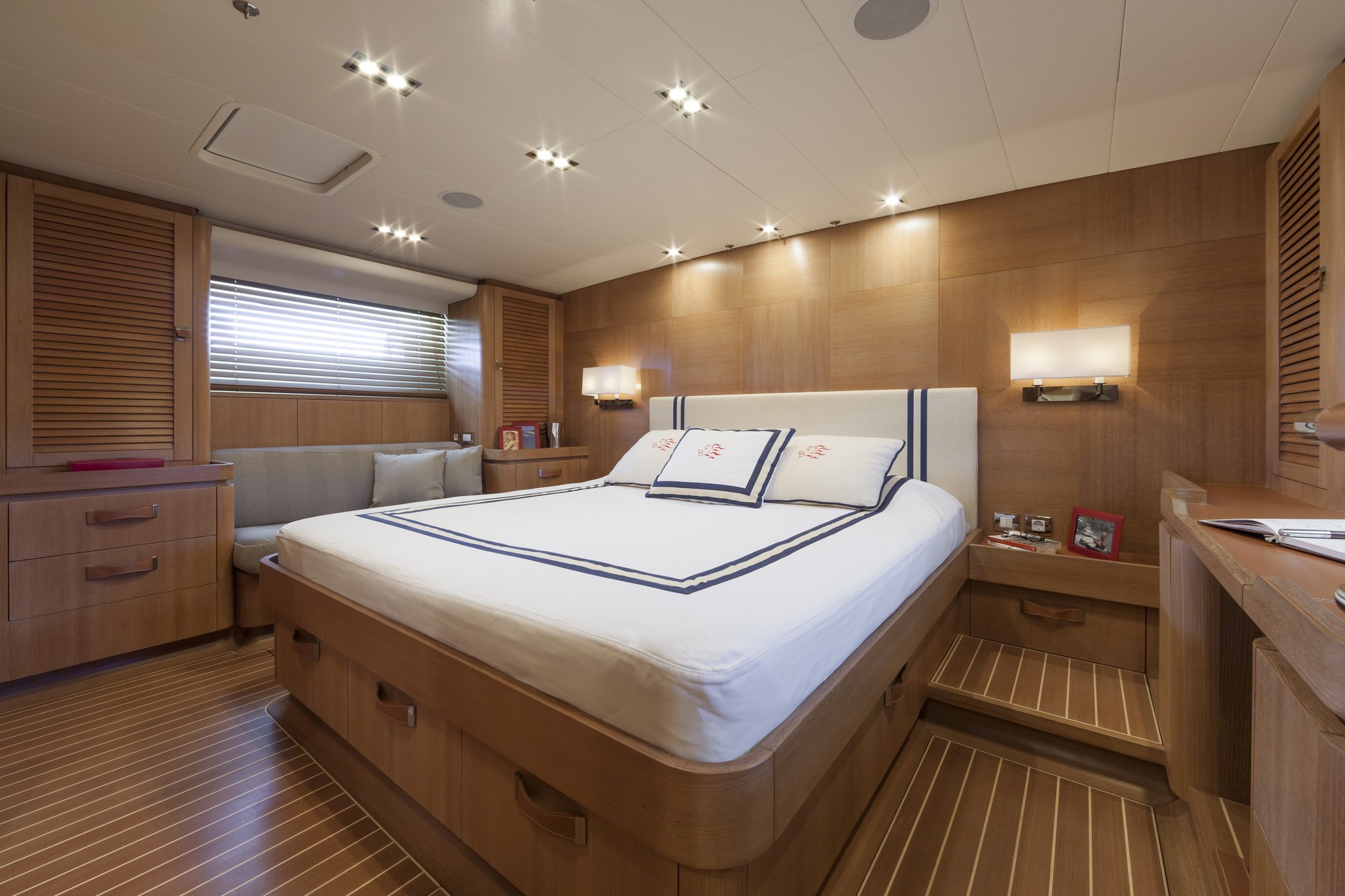[27m-Yacht-SOLLEONE-III]-3384-14.jpg