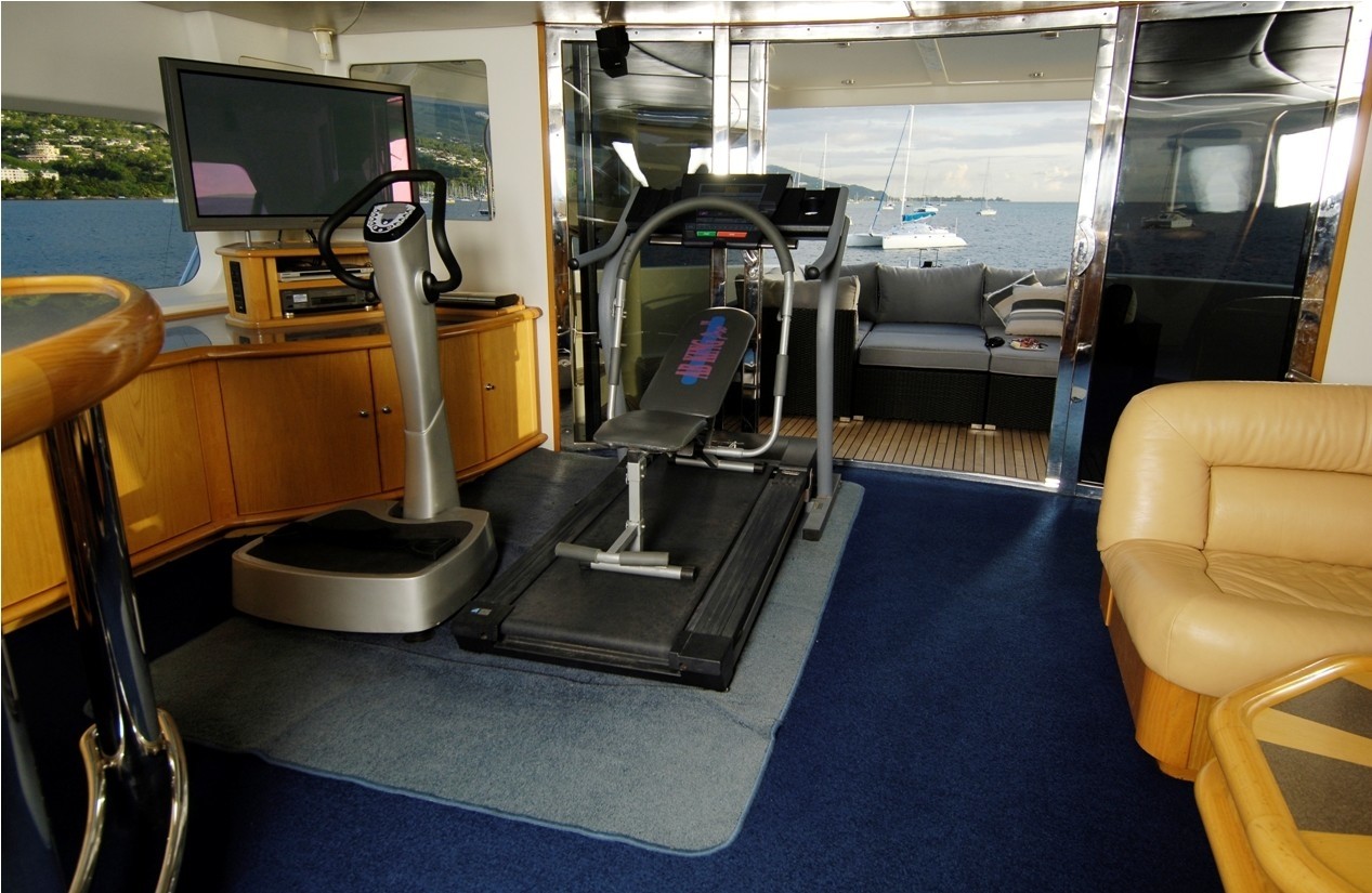 [28m-Yacht-ULTIMATE-LADY]-372-109.jpg