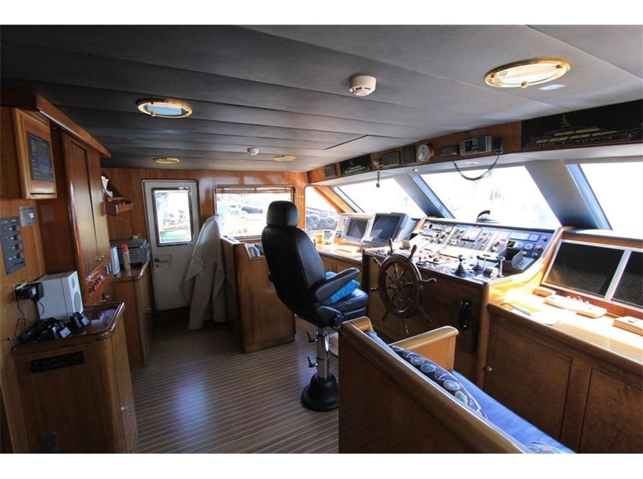 [46m-Yacht-WHITE-KNIGHT]-3102-34.jpg