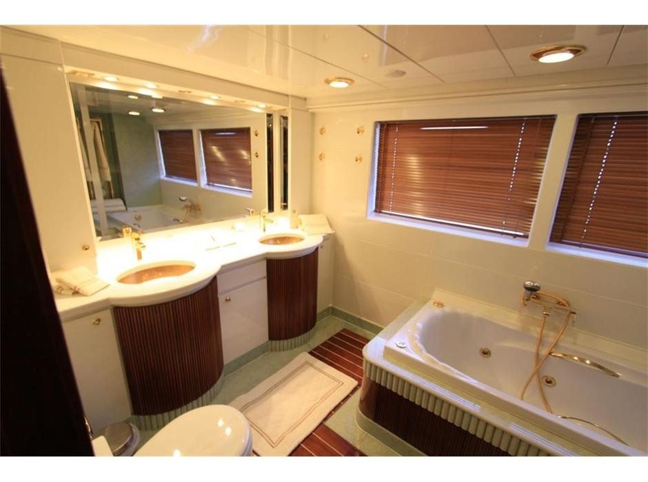 [46m-Yacht-WHITE-KNIGHT]-3102-95.jpg