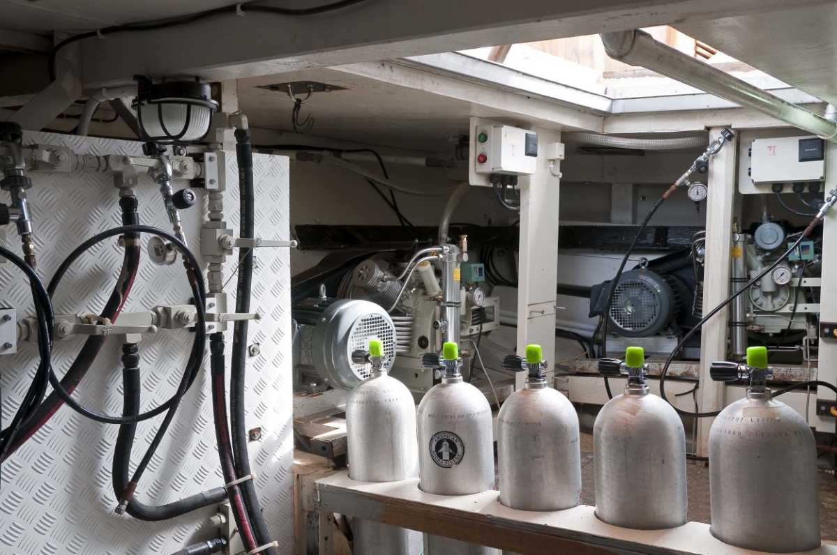 Engine room 1.jpg