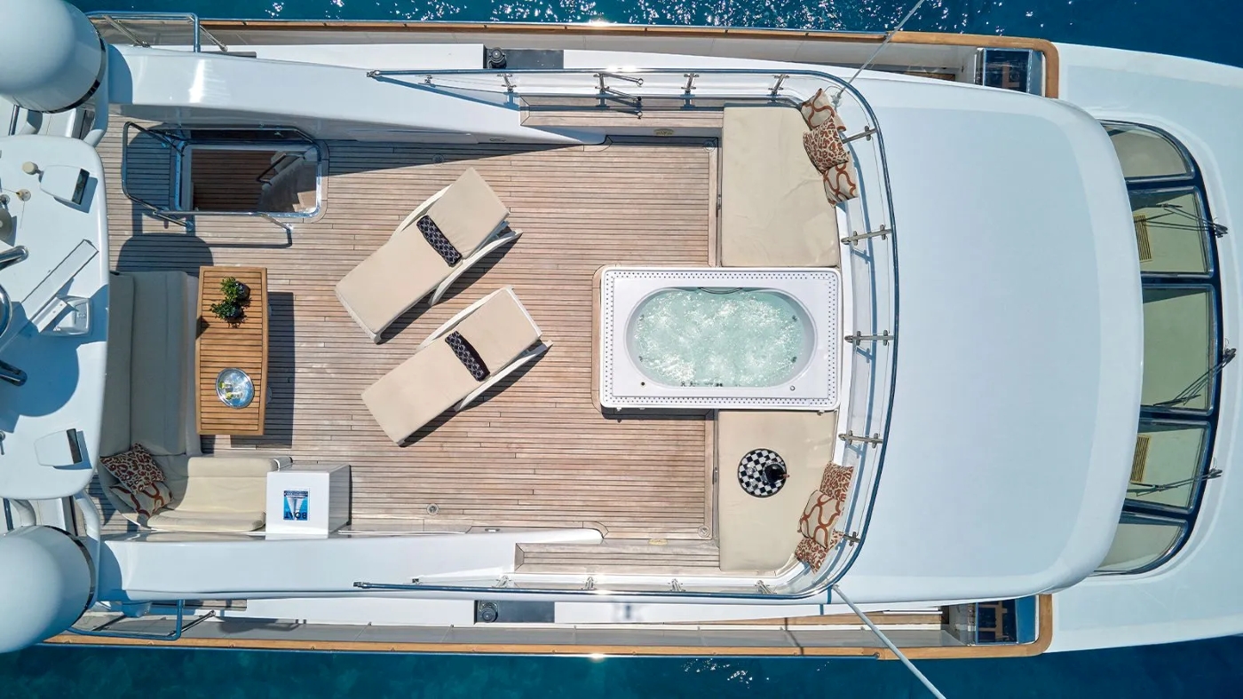 Exterior Bath and Relaxation Area With Sea Views 0.jpg