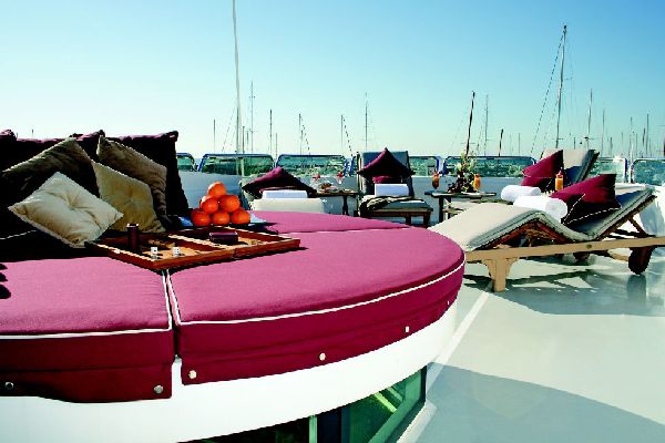 Flybridge 00002.jpg