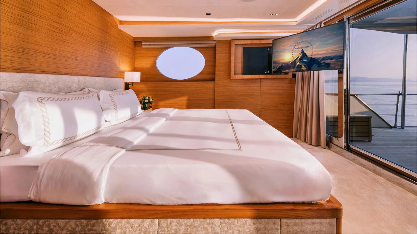 Master Stateroom 01.jpg