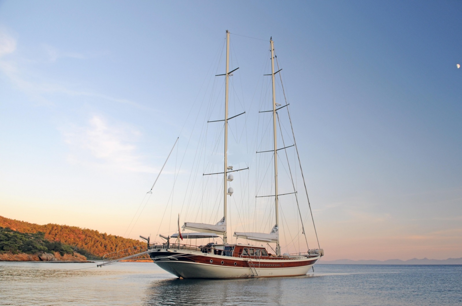 VIVIEN at anchor.jpg