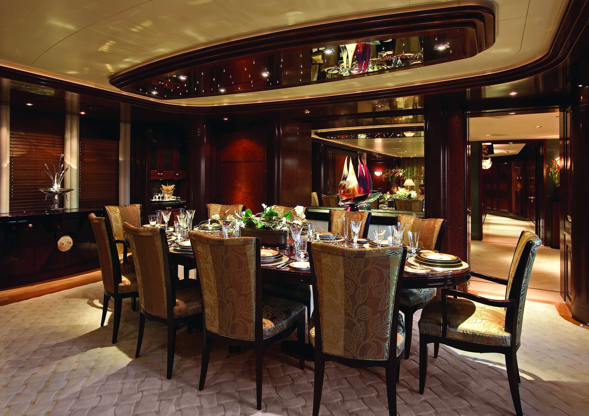 Yacht BLUE MOON by Feadship - Royal Van Lent Shipyard - Dining.jpg