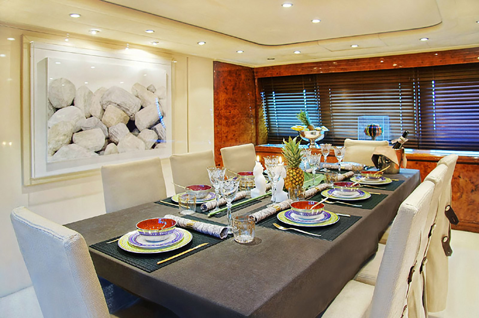 dining set up .jpg