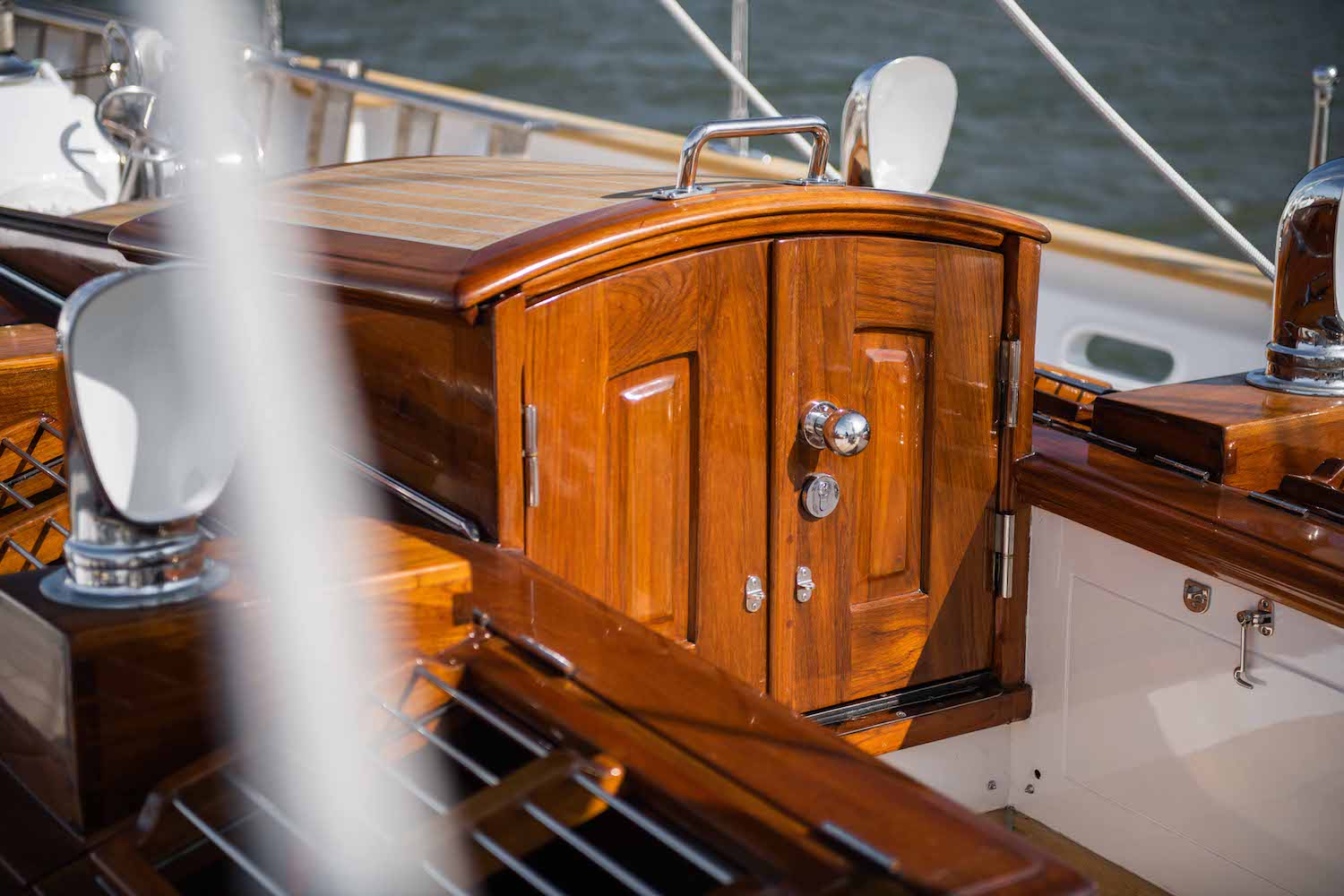 detail on deck.jpg