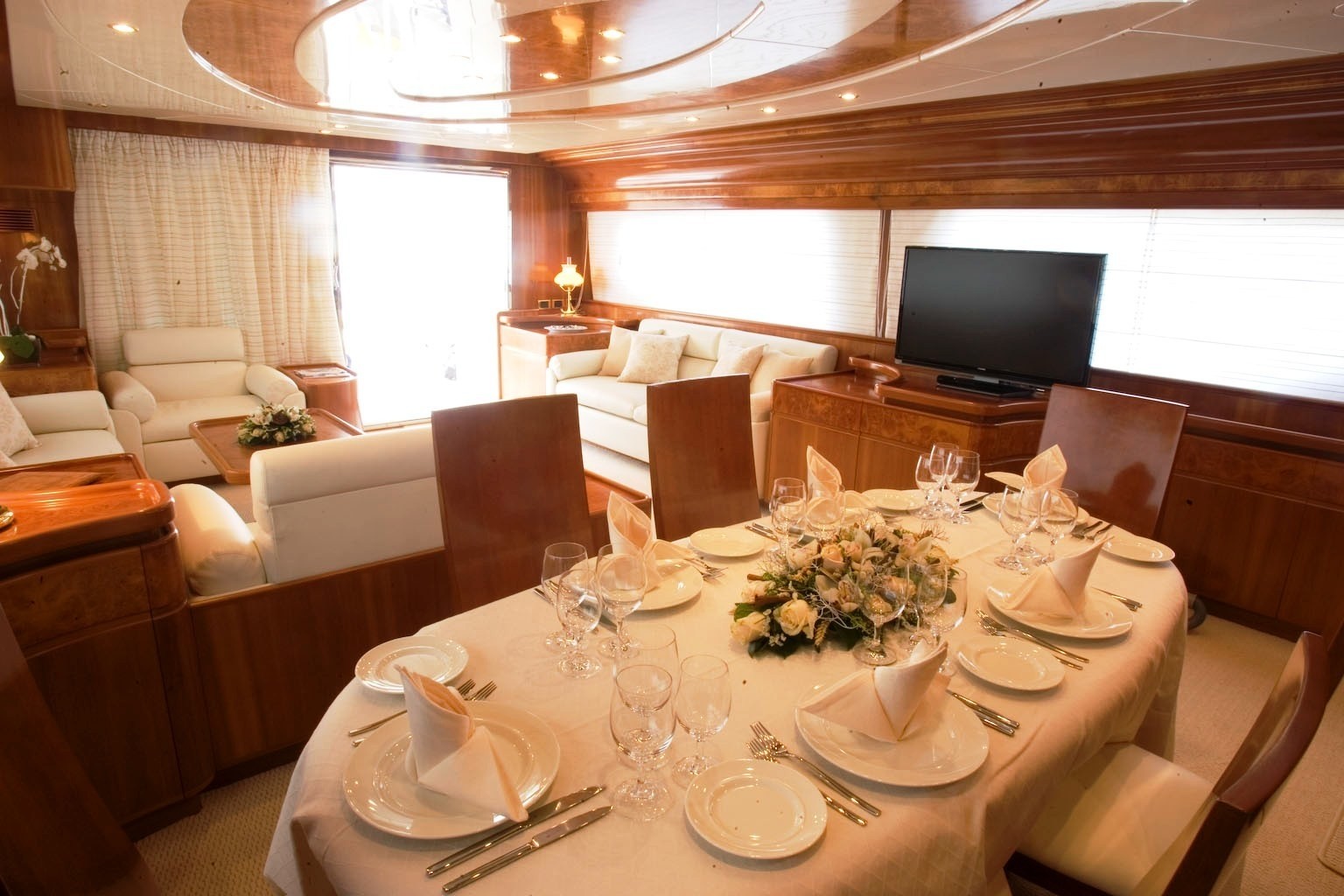 [24m-Yacht-KARYATIS]-5521-69.jpg