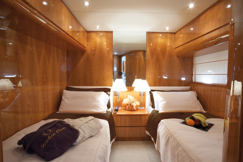 [25m-Yacht-JACKIE-ONE]-5797-72.jpg