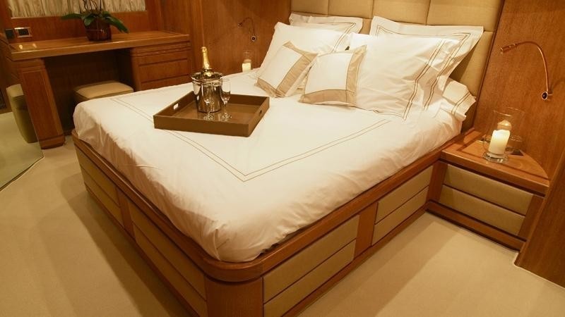 [25m-Yacht-NOON-TEASE]-5799-17.jpg