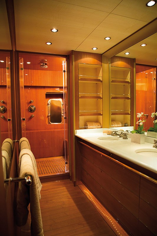 [27m-Yacht-SERENITY-ATLANTIC]-5857-180.jpg