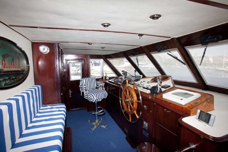[30m-Yacht-LADY-ROXANNE]-5809-43.jpg