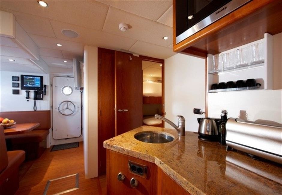 [30m-Yacht-MAXIMUS]-5879-132.jpg