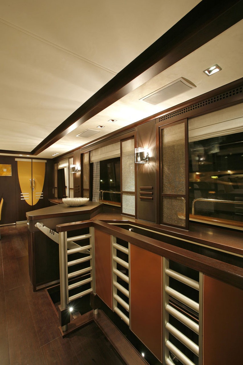 [30m-Yacht-QUID-PRO-QUO]-5806-180.jpg