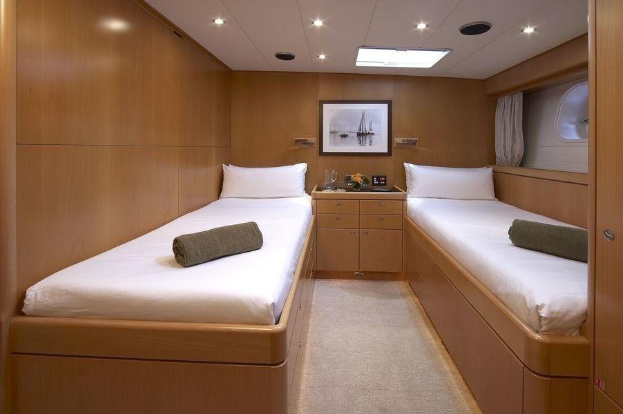[34m-Yacht-NEPHELE]-5665-113.jpg
