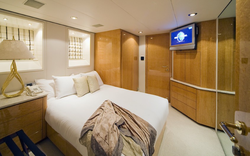 [36m-Yacht-MOONRAKER]-5781-104.jpg
