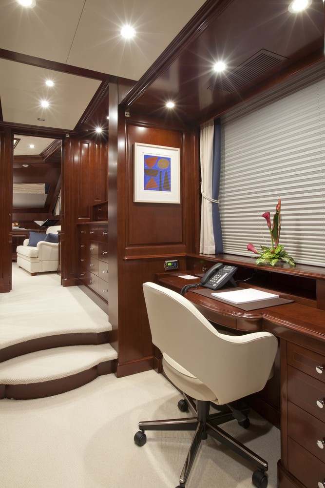 [36m-Yacht-RED-ANCHOR]-5646-92.jpg