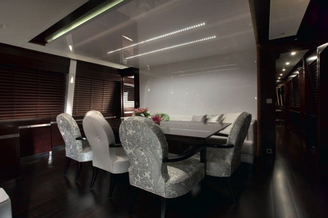 [37m-Yacht-PARENTHESIS]-5692-131.jpg