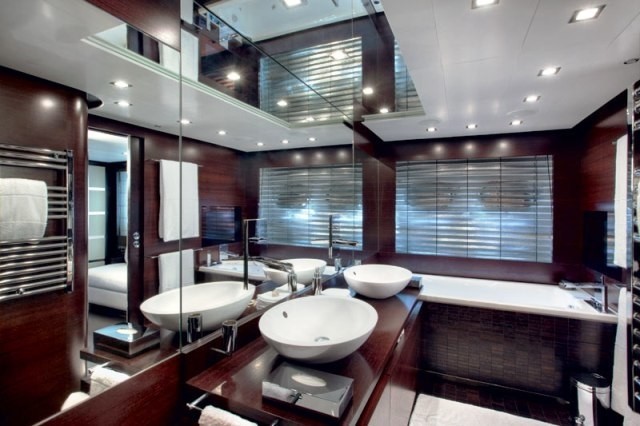 [37m-Yacht-PARENTHESIS]-5692-153.jpg