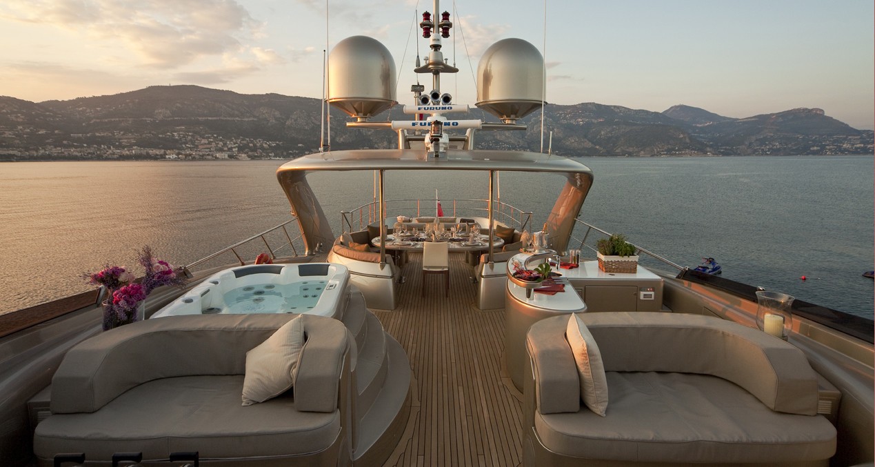 [37m-Yacht-SOIREE]-5971-83.jpg
