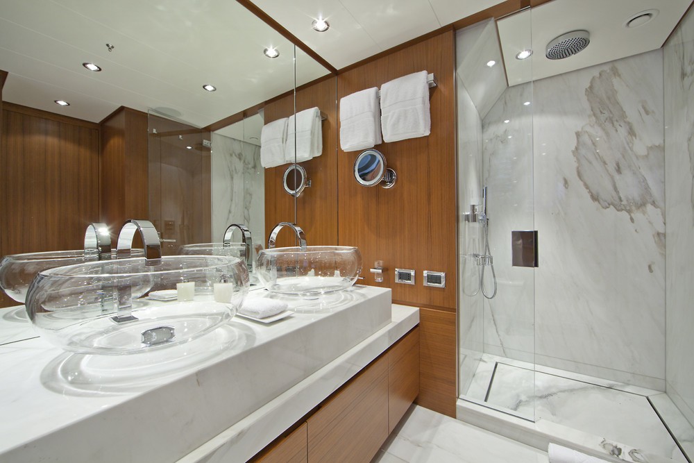 [39m-Yacht-REVELRY]-5658-195.jpg