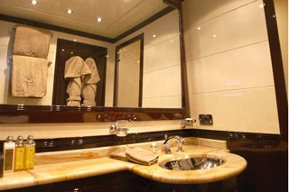 [39m-Yacht-VOYAGE]-5673-24.jpg