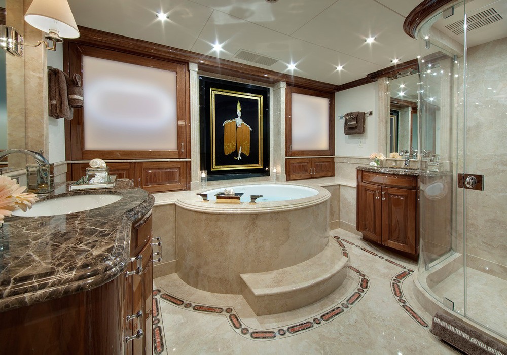 [49m-Yacht-REMEMBER-WHEN]-5643-180.jpg