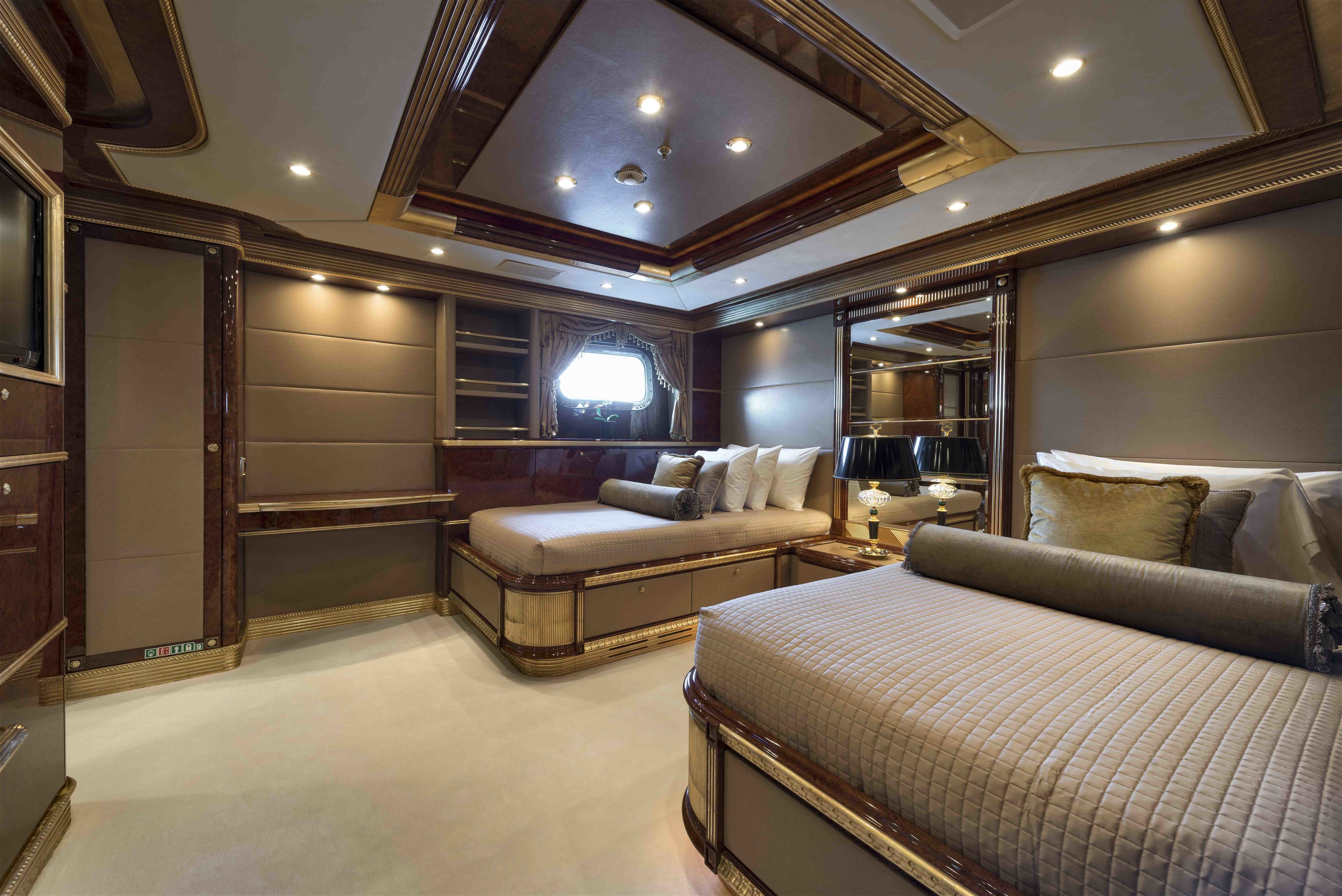[62m-Yacht-MINE-GAMES]-5644-180.jpg