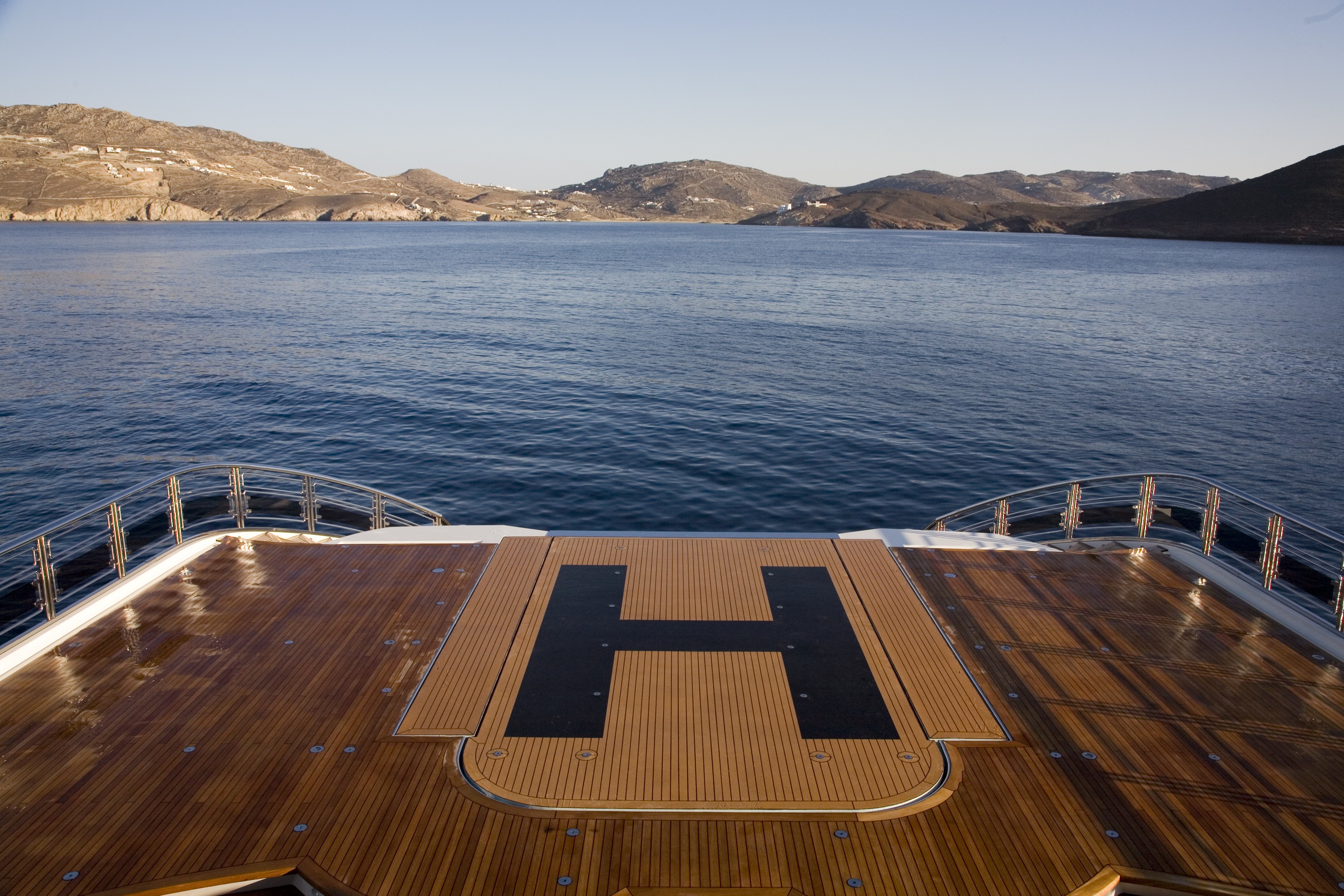 [82m-Yacht-ALFA-NERO]-5707-145.jpg