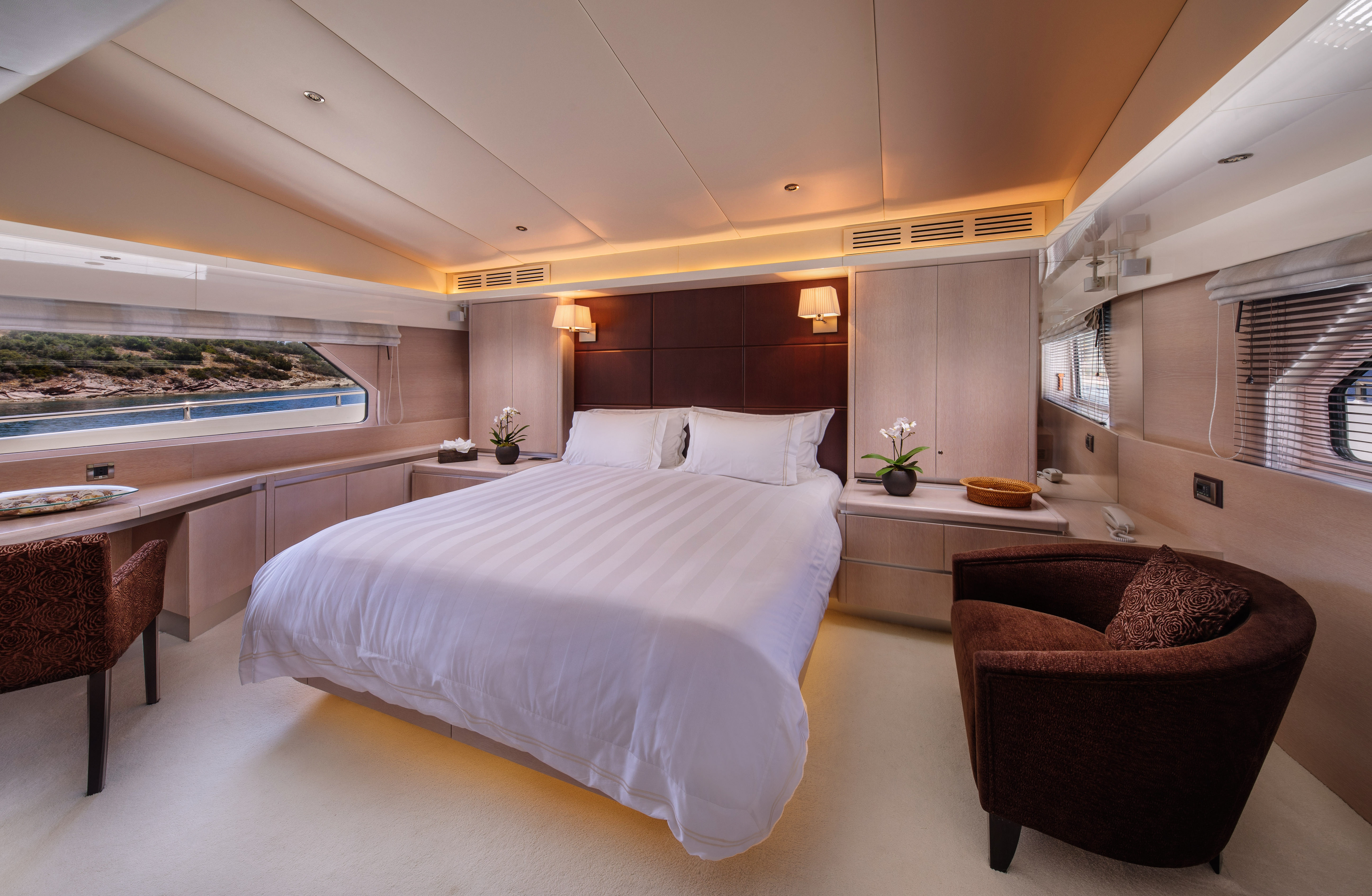 10.Main Deck -  Owner's Cabin.jpg