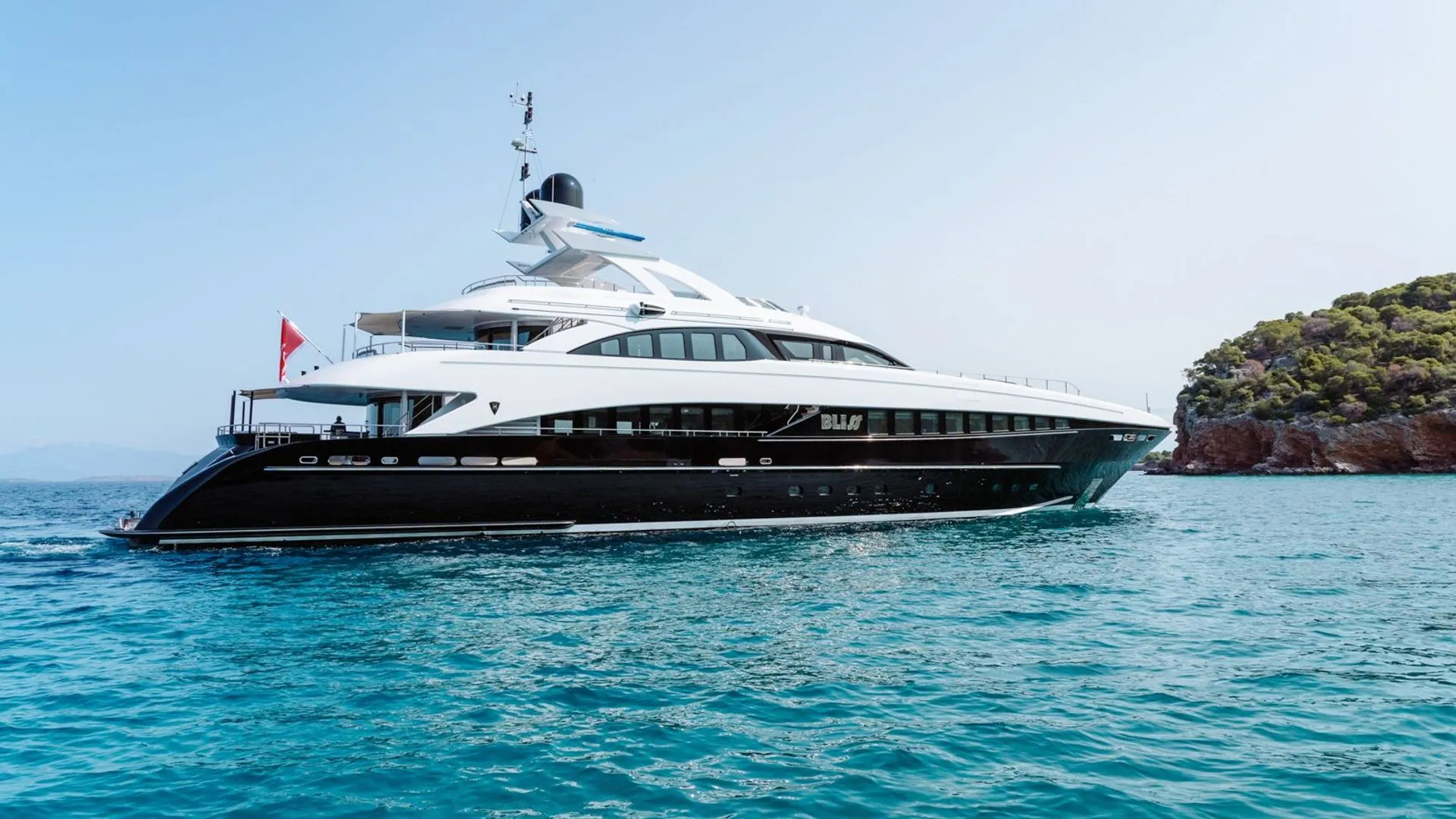 101 Superyacht BLISS.jpg