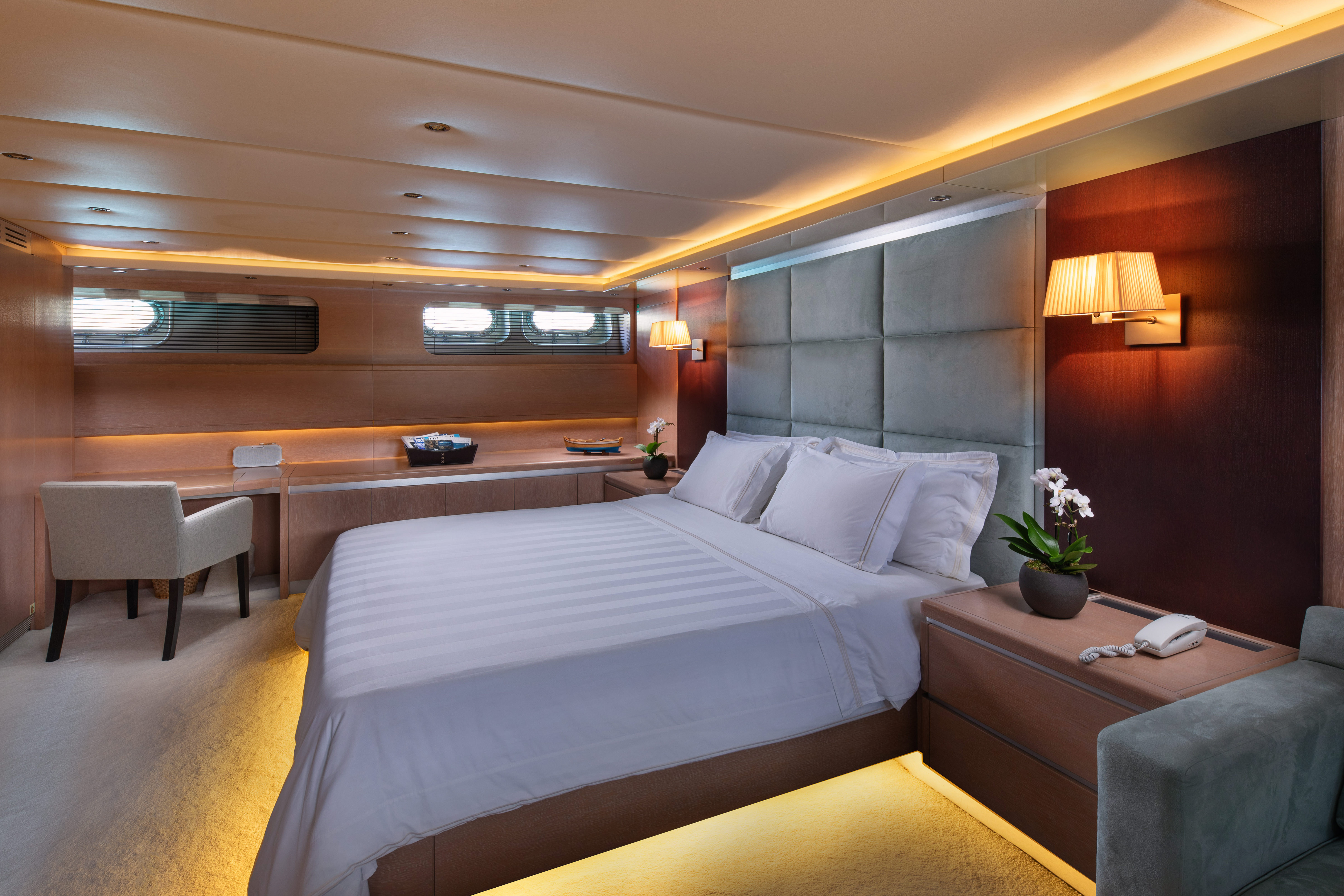 13.Lower Deck - VIP Cabin.jpg