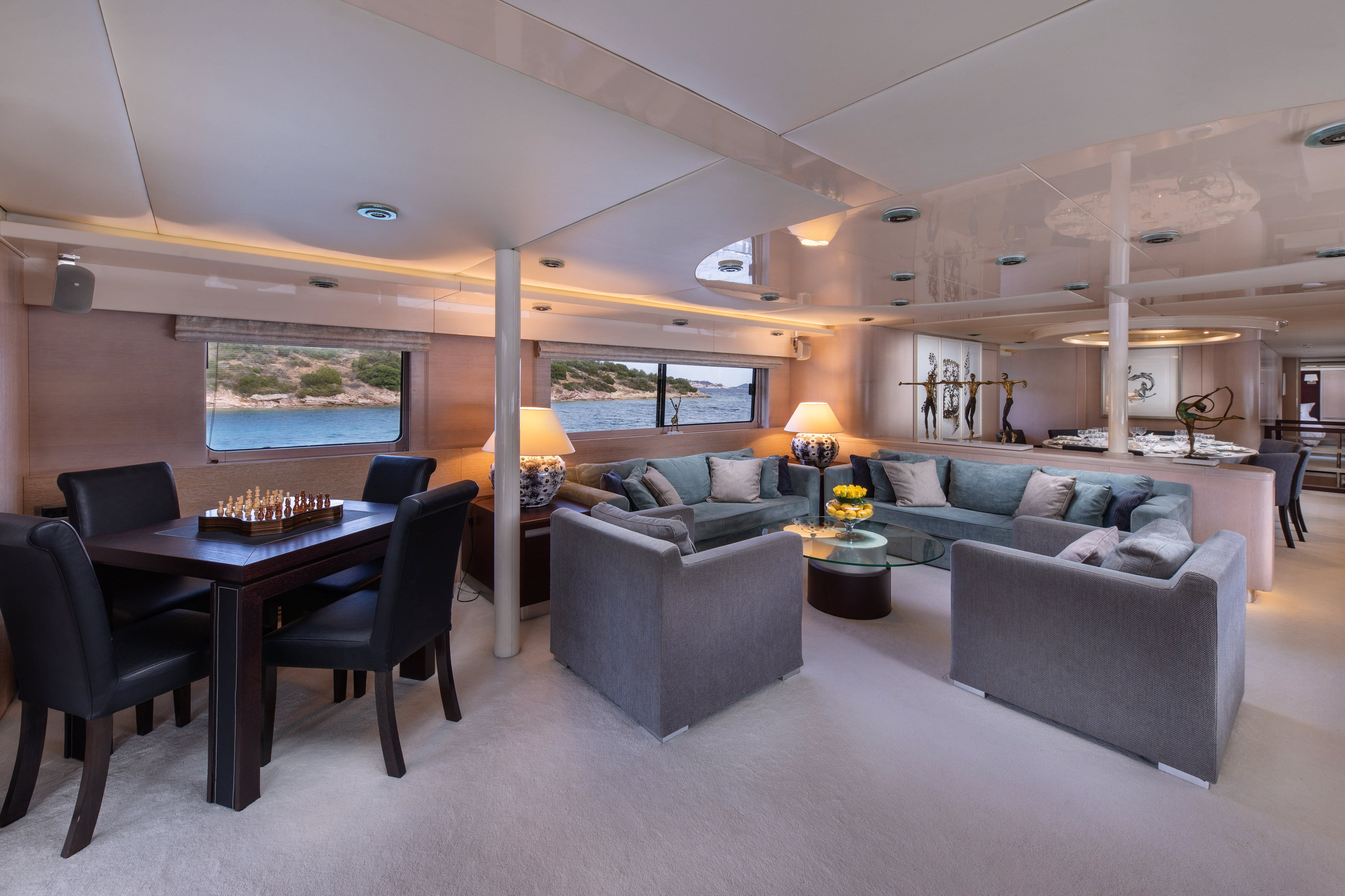 7.Main Deck Salon.jpg