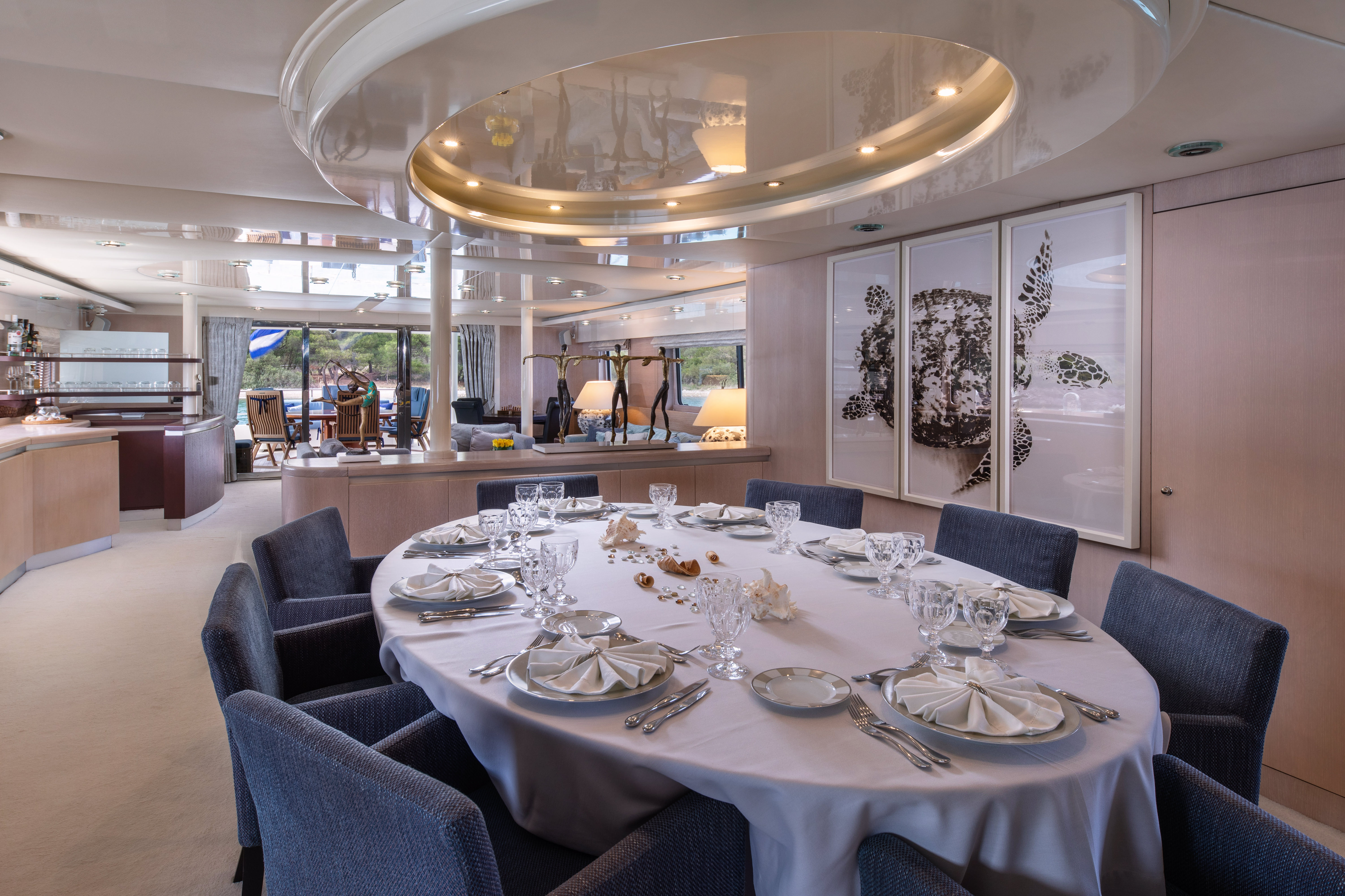 9.Main Deck Dining.jpg