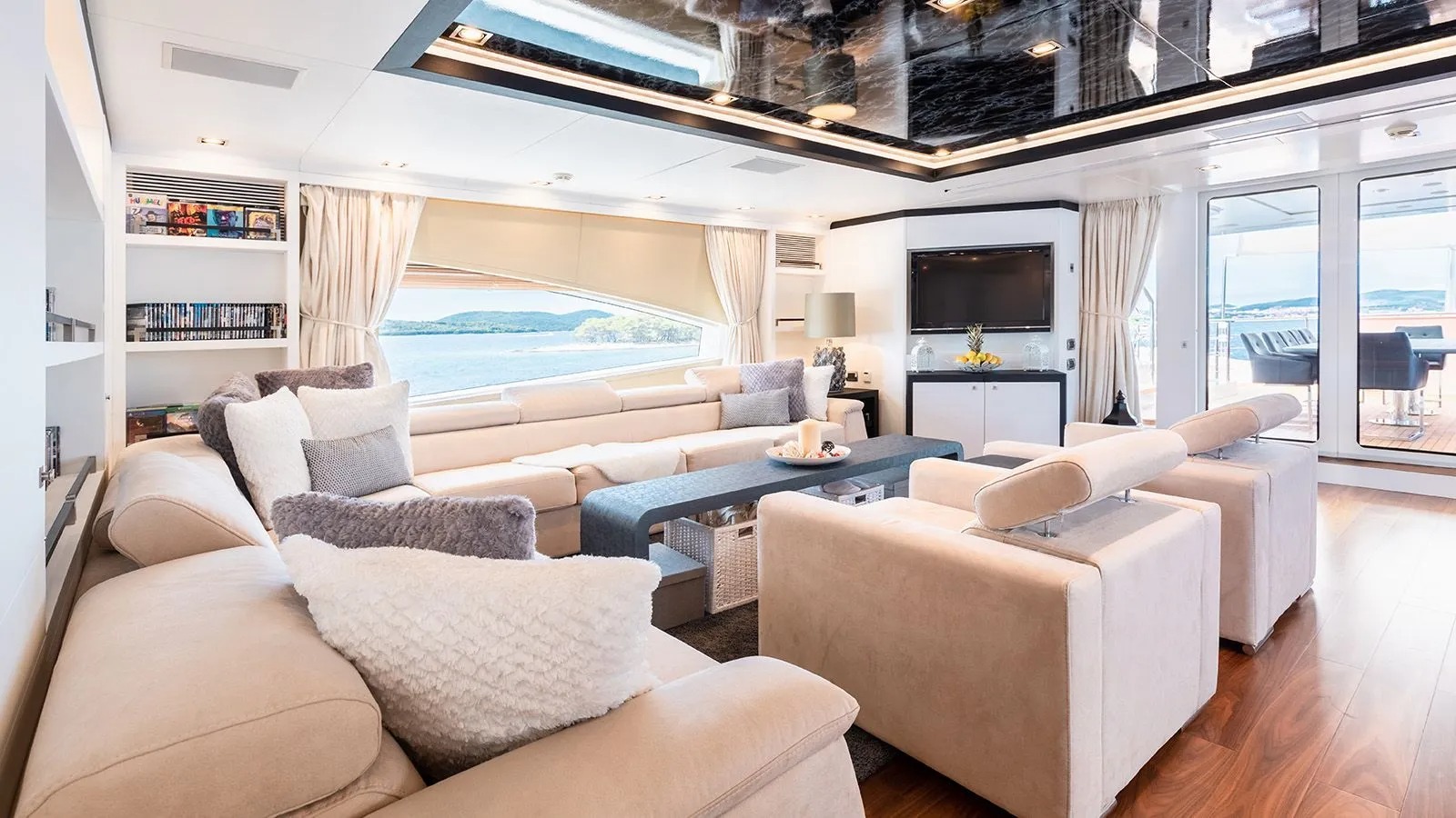 AFRICA I Interior - Upper deck salon 1.jpg