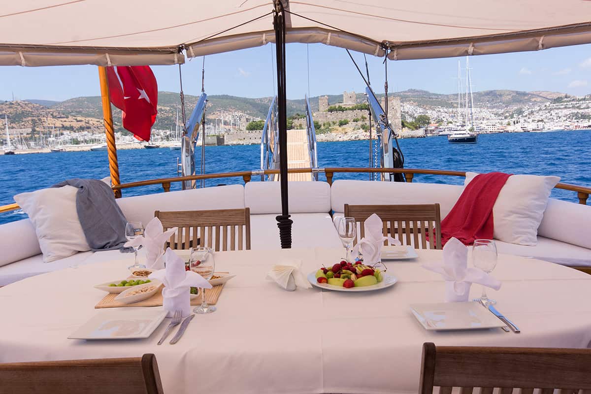 Aft deck 1.jpg