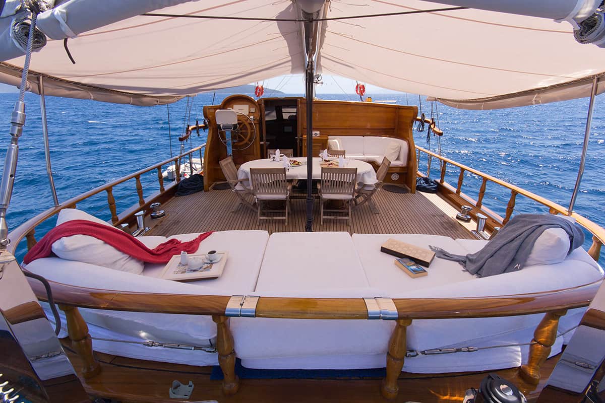 Aft deck 2.jpg