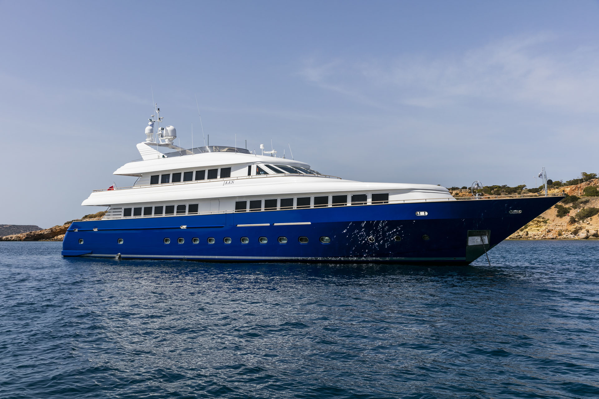 Exterior 4567.jpg